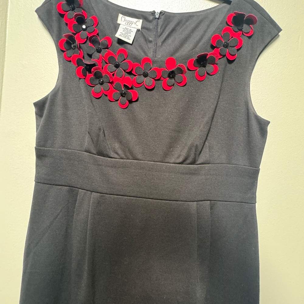 Maggy London Black Sheath Dress - Size 14 - Red Floral Embroidered Neckline - Picture 4 of 8